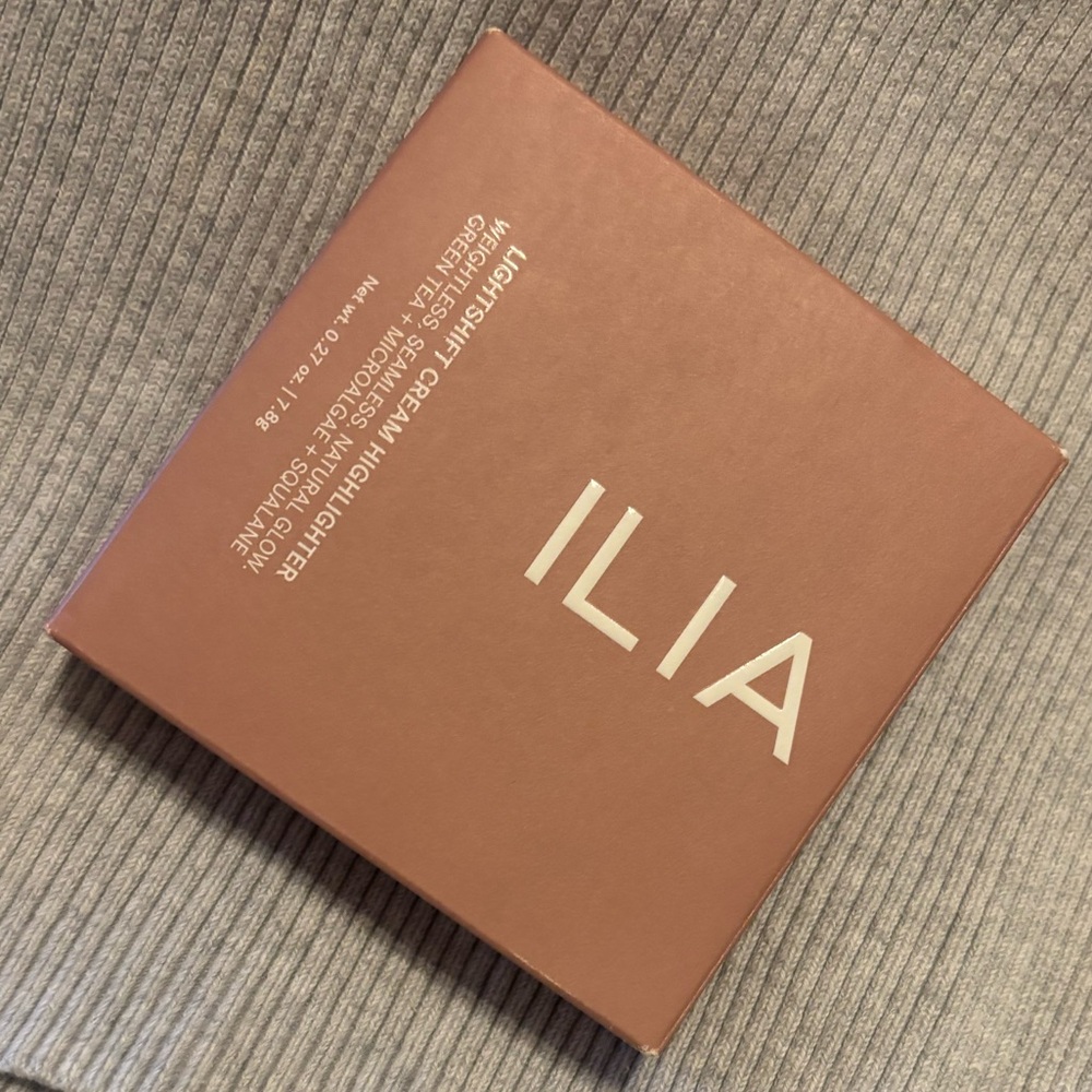ILIA Lightshift Cream Highlighter in Daze new